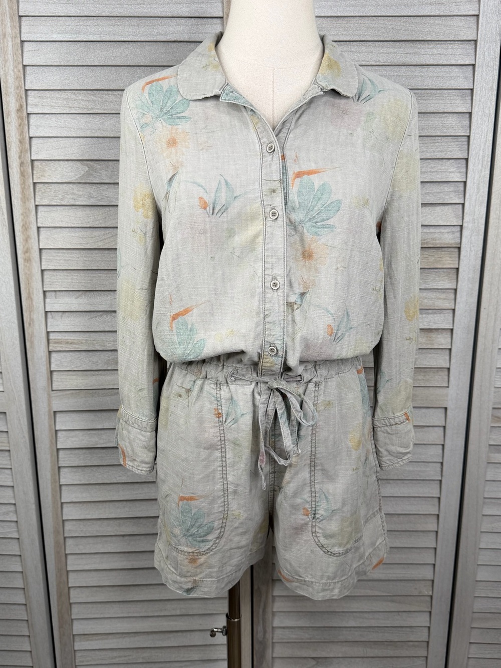 LEVEL 99 (Anthropologie) "Kira" Palm Floral Tropical Gray Chambray Romper-XS